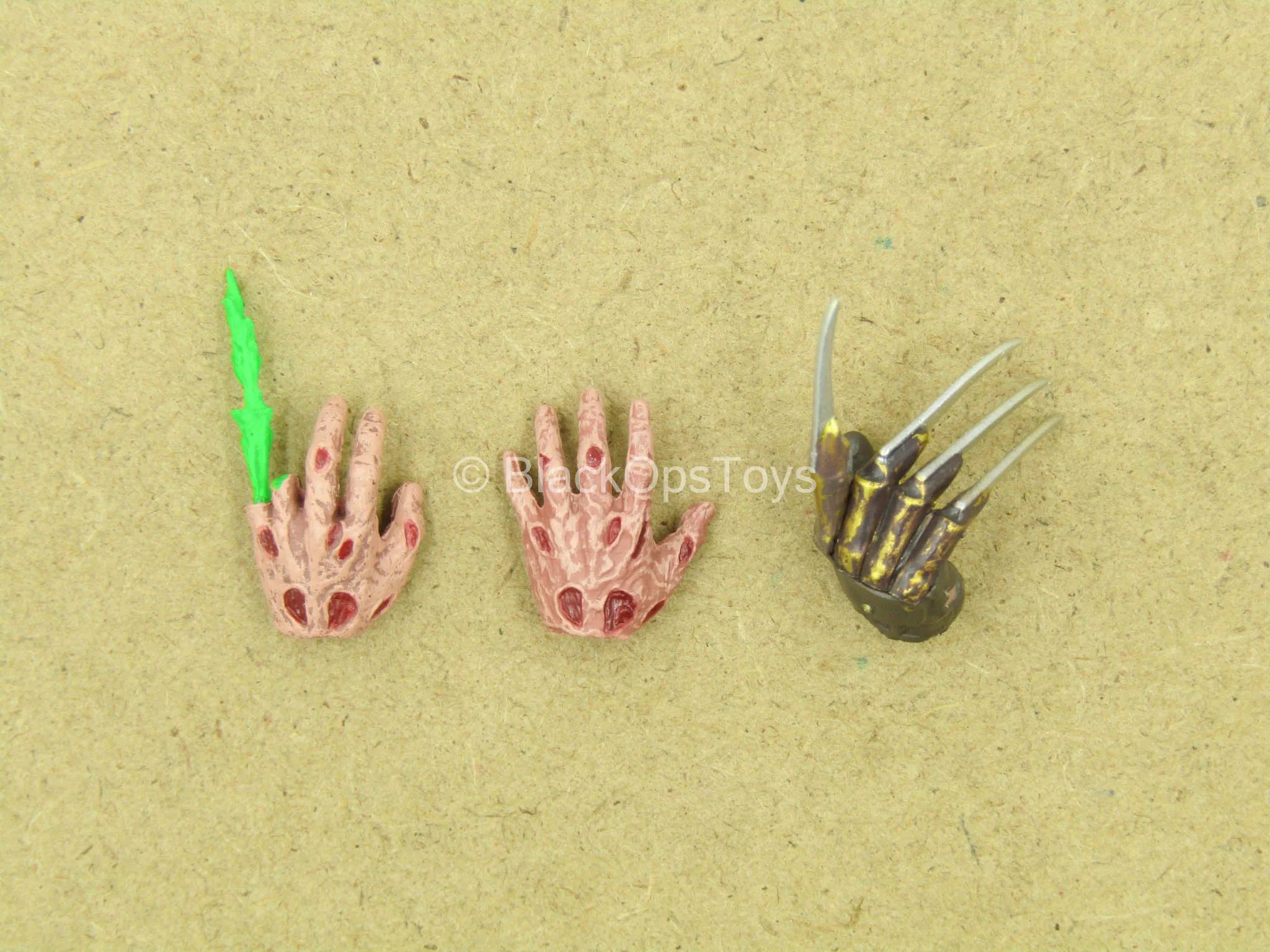 1/12 - Freddy Krueger - Male Burnt Hand Set Type 2