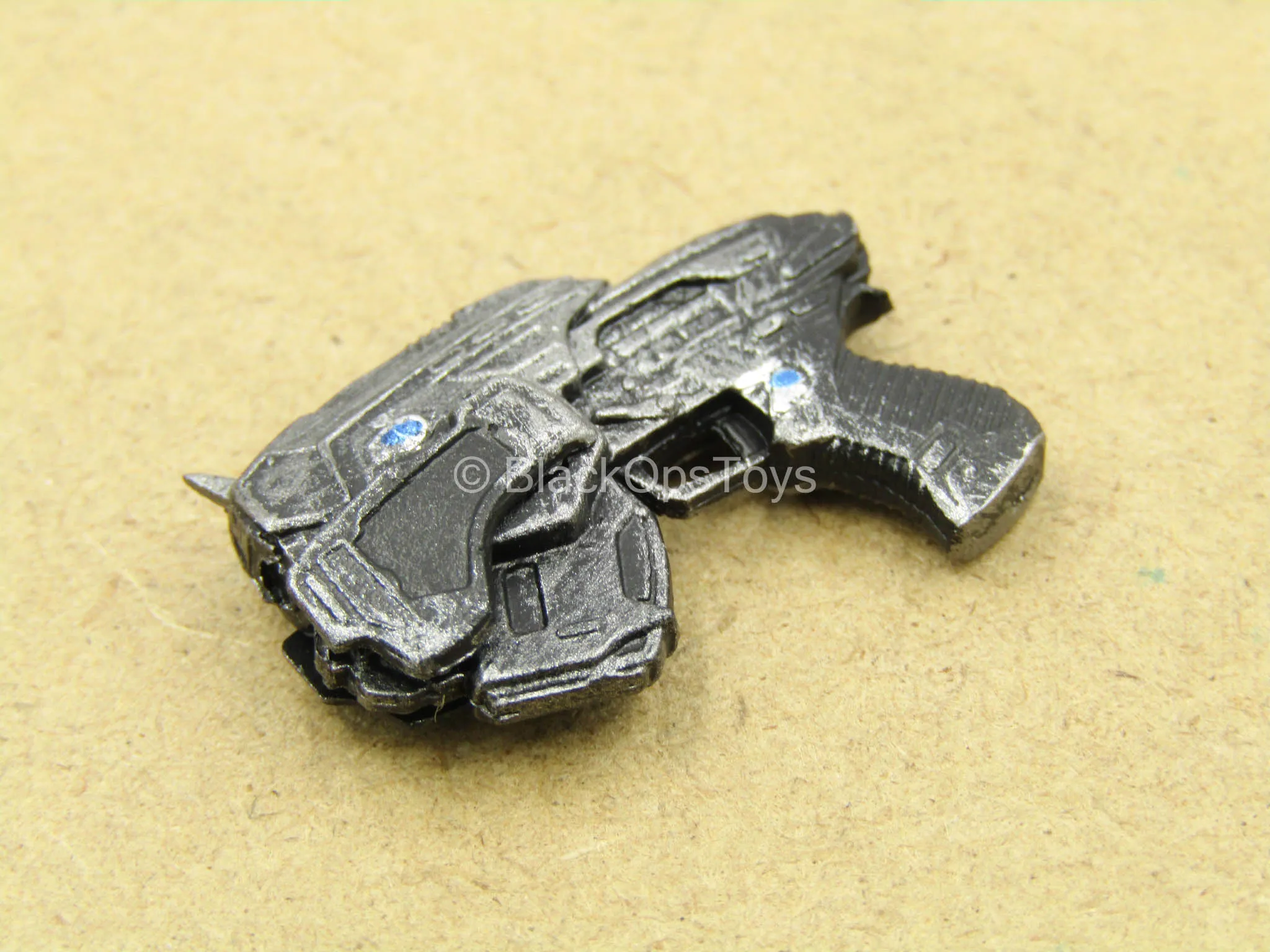 1/12 - Gears Of War - Augustus Cole - MX8 Snub Pistol