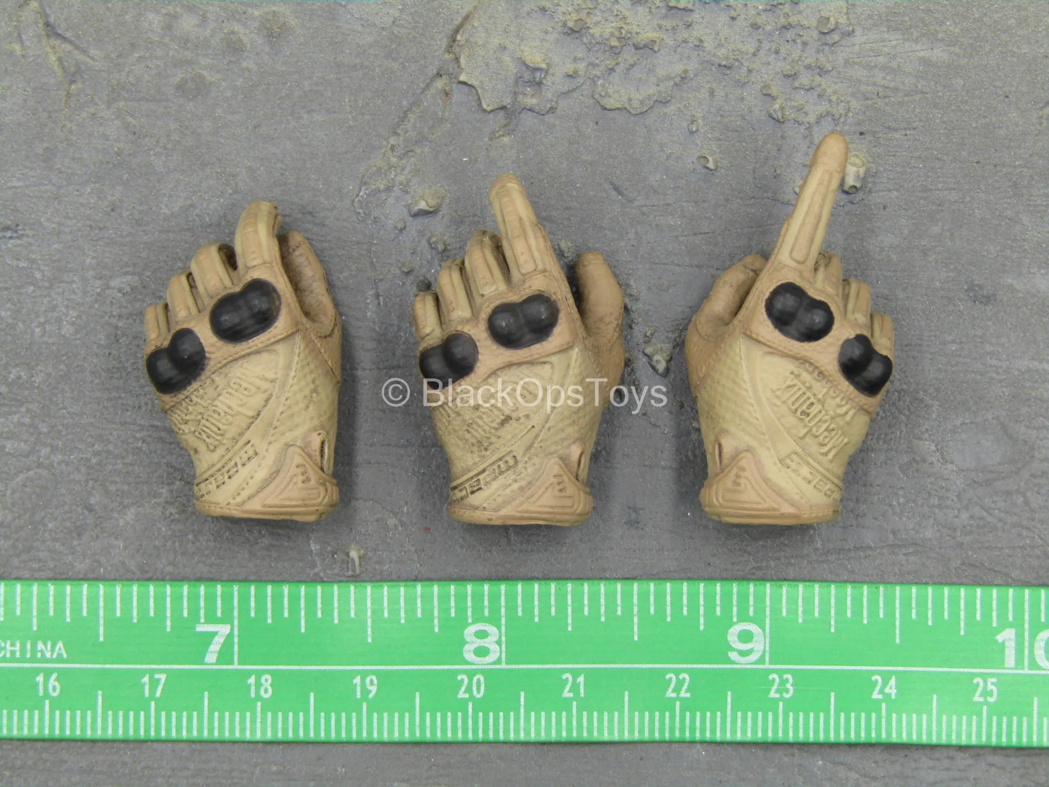 31st Marine Expeditionary Unit - Tan Gloved Hand Set