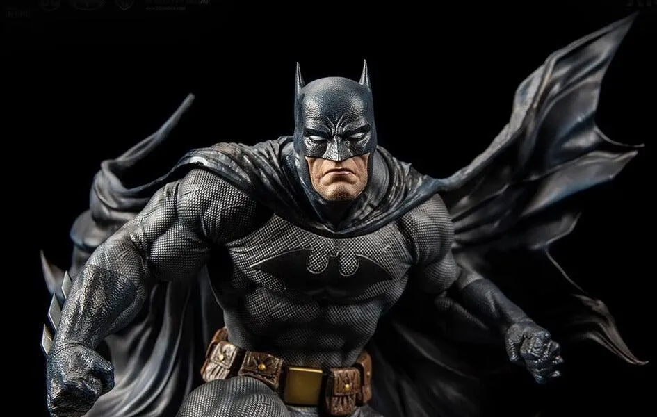 Batman HUSH 1/6 Scale Statue