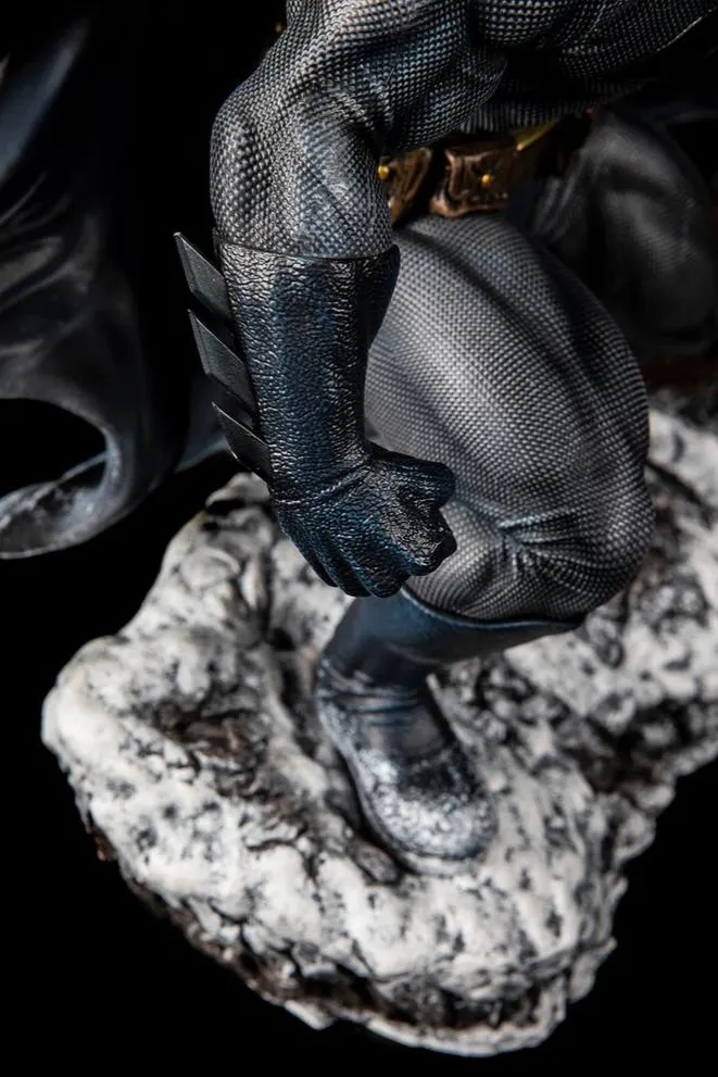 Batman HUSH 1/6 Scale Statue