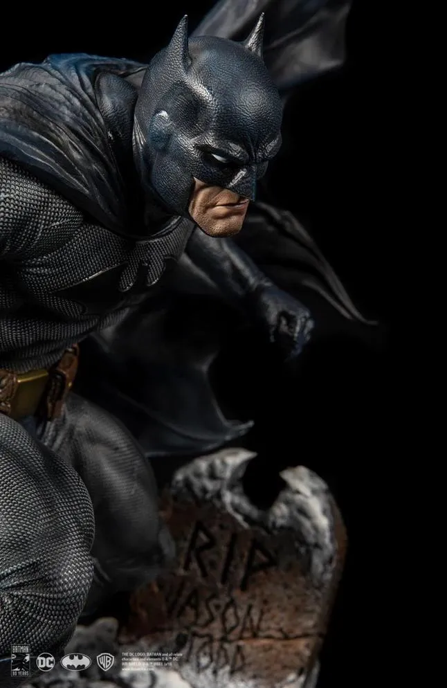 Batman HUSH 1/6 Scale Statue