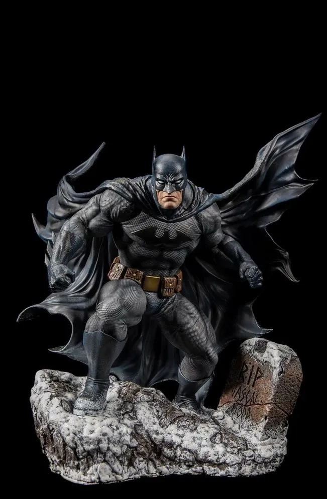 Batman HUSH 1/6 Scale Statue