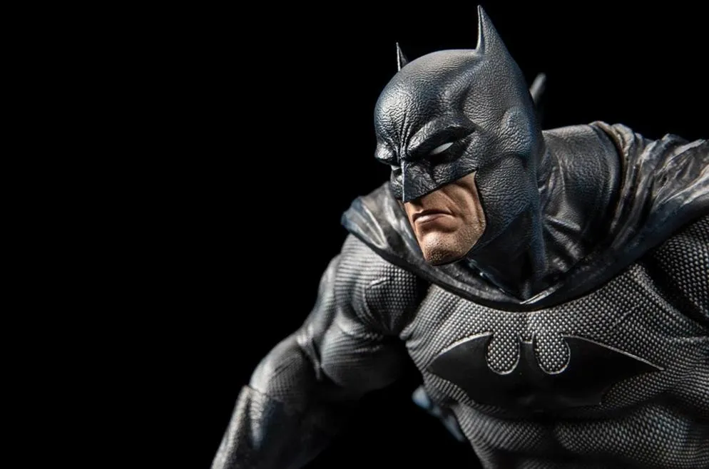 Batman HUSH 1/6 Scale Statue