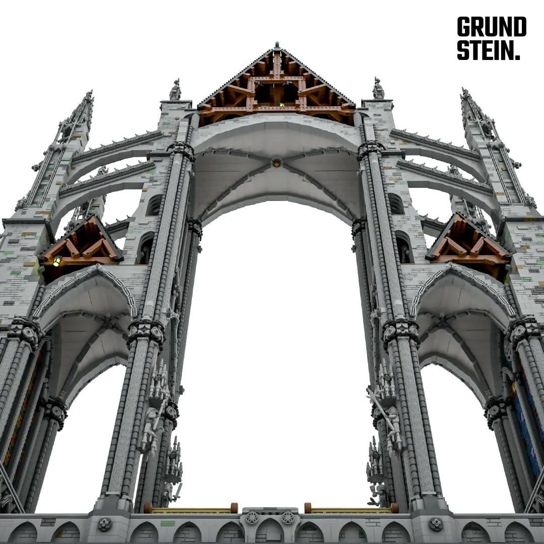 Gothic Cathedral- Cross Section | Minifigure Scale 1:42 | 41000 parts, 1.34m high