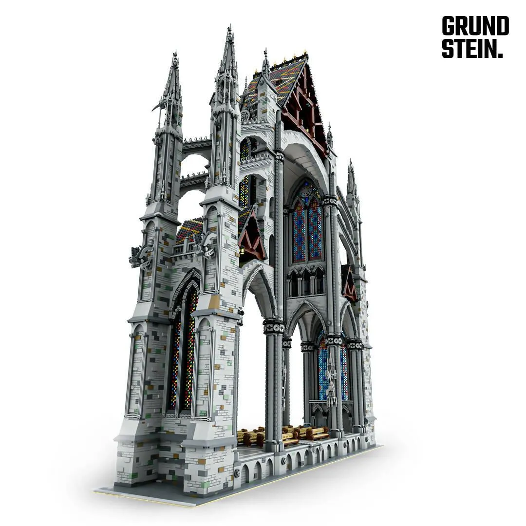 Gothic Cathedral- Cross Section | Minifigure Scale 1:42 | 41000 parts, 1.34m high