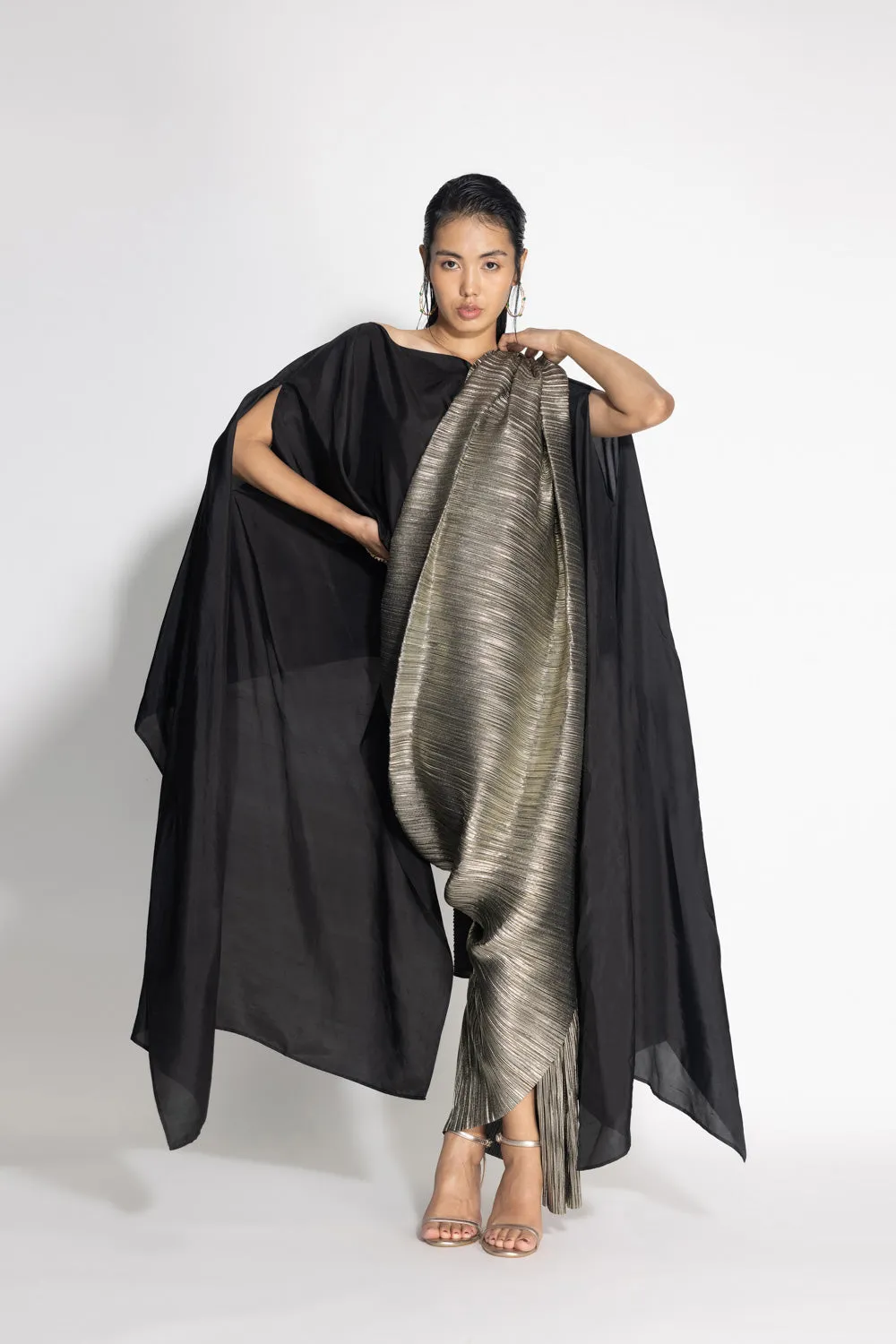 Metallic 2.0 Sari with SK Cape